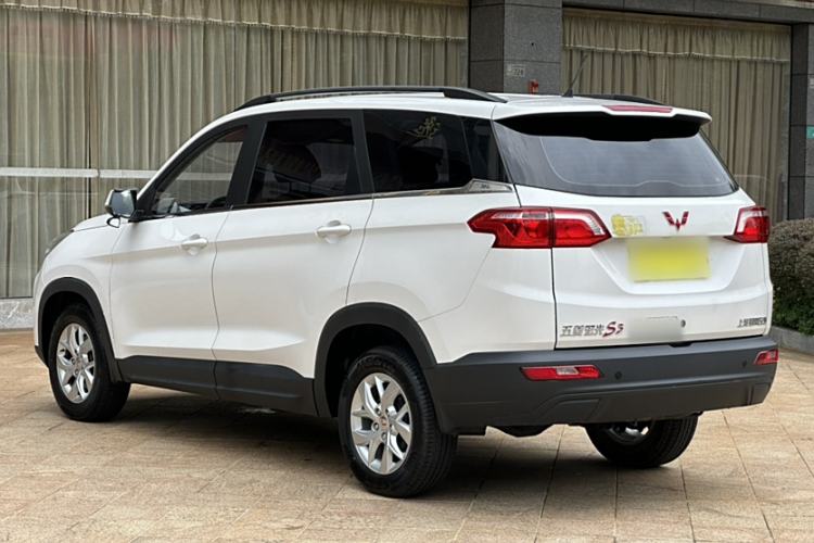 Used Wuling Hongguang S3 2019 1.5L Manual Comfort Model China VI Standard Exterior 2