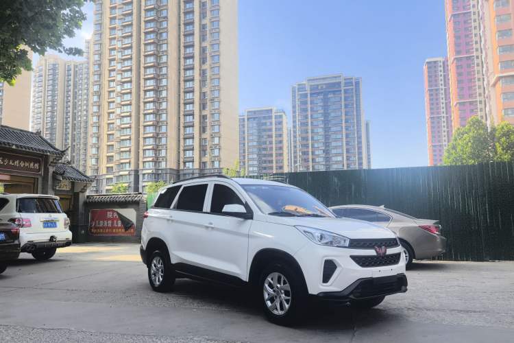Used Wuling Hongguang S3 2019 1.5L Manual Standard Version China VI Standard Exterior 2