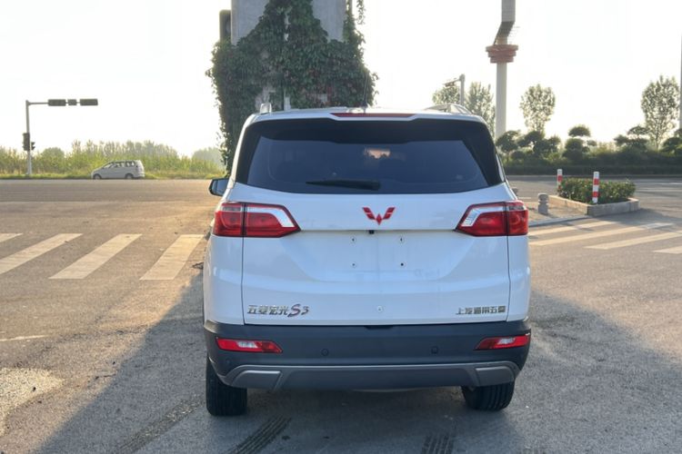 Used Wuling Hongguang S3 2019 Automatic Clutch Version 1.5L Manual Luxury Model China V Standard Exterior 3