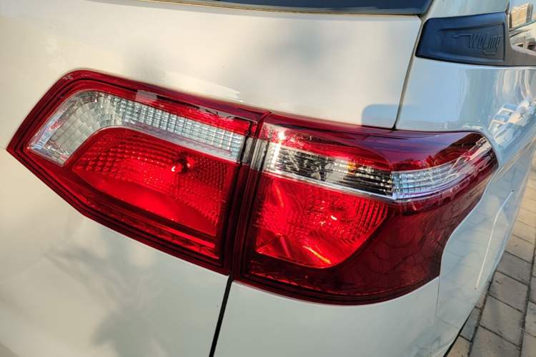 Used Wuling Hongguang S3 2019 1.5L Manual Standard Version China VI Standard Exterior 3