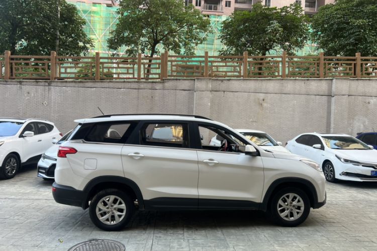 Used Wuling Hongguang S3 2019 1.5L Manual Comfort Model China VI Standard Exterior 3