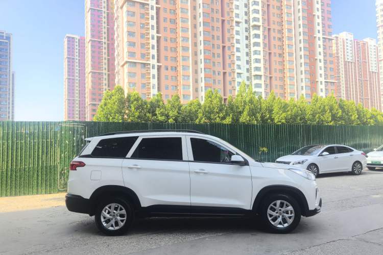 Used Wuling Hongguang S3 2019 1.5L Manual Standard Version China VI Standard Exterior 3
