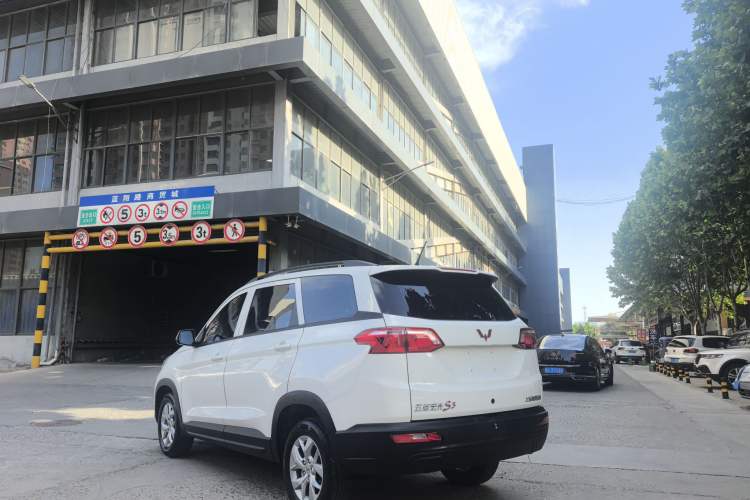 Used Wuling Hongguang S3 2019 1.5L Manual Standard Version China VI Standard Exterior 4