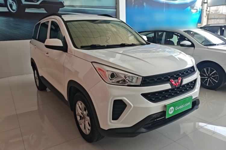 Used Wuling Hongguang S3 2019 1.5L Manual Standard Version China VI Standard Front Right 45 Deg