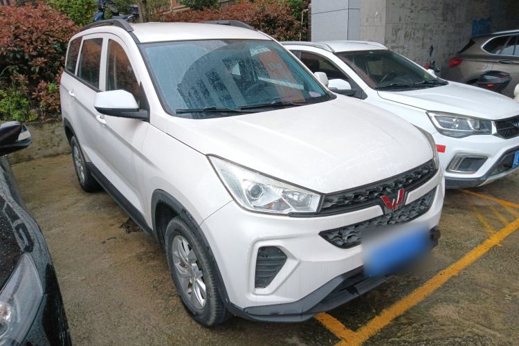 Used Wuling Hongguang S3 2019 1.5L Manual Standard Version China VI Standard Front Right 45 Deg