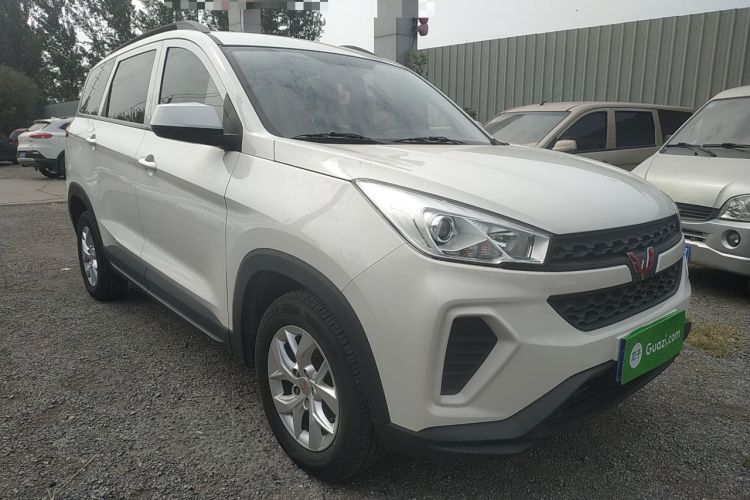 Used Wuling Hongguang S3 2019 1.5L Manual Standard Version China VI Standard Front Right 45 Deg