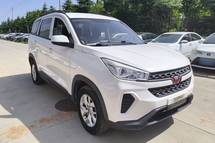 Used Wuling Hongguang S3 2019 1.5L Manual Standard Version China VI Standard Front Right 45 Deg