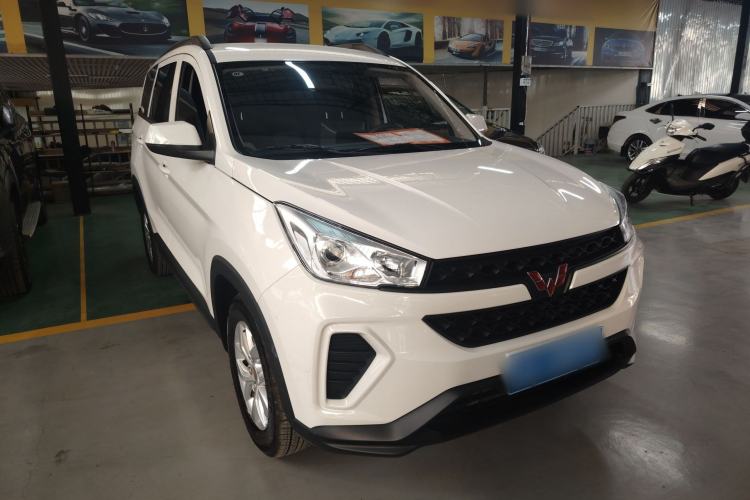 Used Wuling Hongguang S3 2019 1.5T Manual Standard Version China VI Front Right 45 Deg