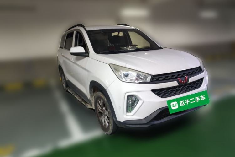 Used Wuling Hongguang S3 2019 1.5L Manual Standard Version China VI Standard Front Right 45 Deg