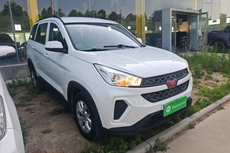 Used Wuling Hongguang S3 2019 1.5L Manual Standard Version China VI Standard Front Right 45 Deg