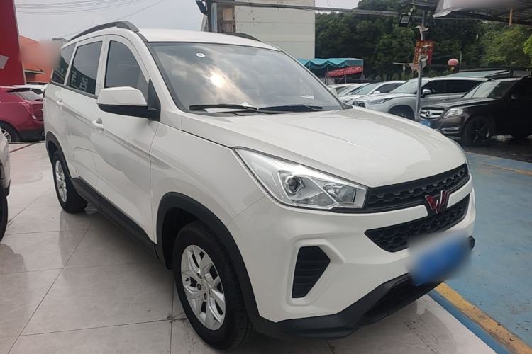 Used Wuling Hongguang S3 2019 1.5L Manual Standard Version China VI Standard Front Right 45 Deg