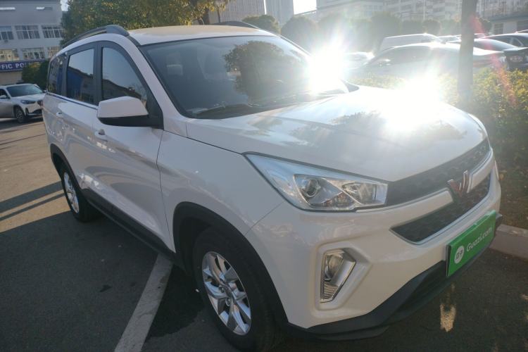 Used Wuling Hongguang S3 2019 1.5L Manual Comfort Model China VI Standard Front Right 45 Deg