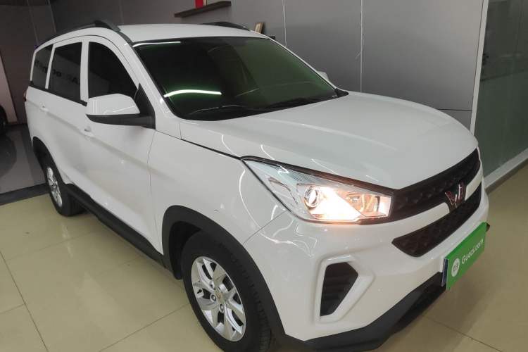 Used Wuling Hongguang S3 2019 1.5L Manual Standard Version China VI Standard Front Right 45 Deg