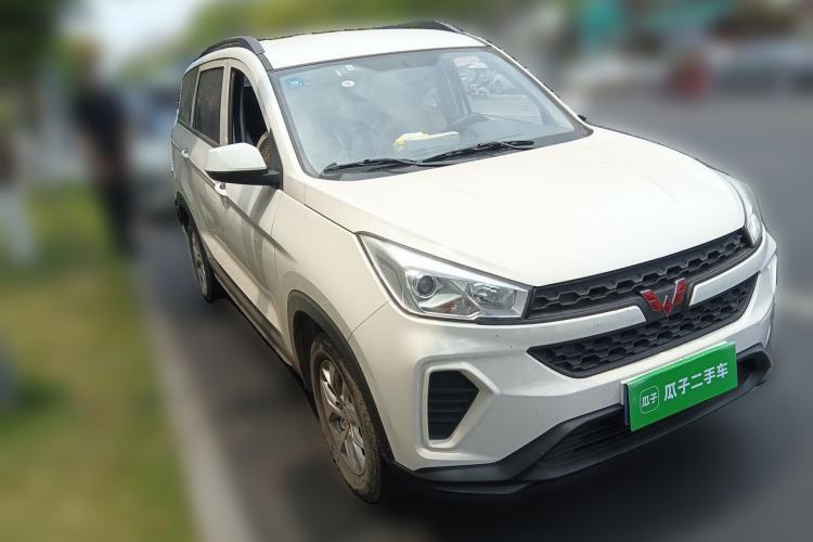 Used Wuling Hongguang S3 2019 1.5L Manual Standard Version China VI Standard Front Right 45 Deg