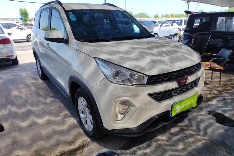 Used Wuling Hongguang S3 2019 1.5L Manual Comfort Model China VI Standard Front Right 45 Deg