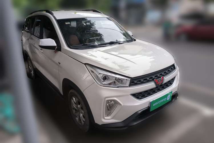 Used Wuling Hongguang S3 2019 1.5T Manual Comfort Edition China VI Standard Front Right 45 Deg