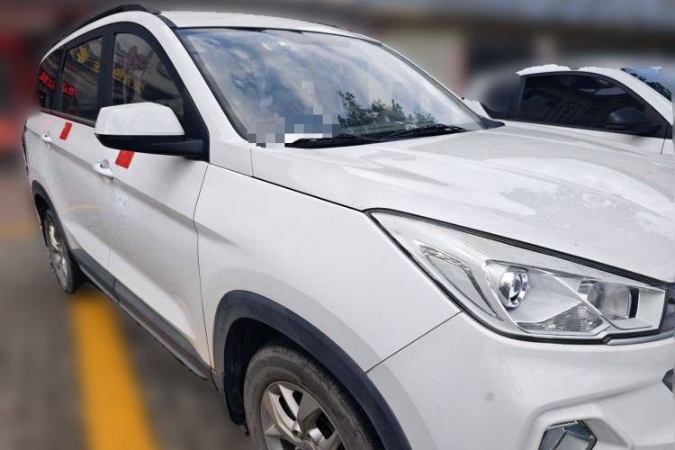 Used Wuling Hongguang S3 2019 1.5L Manual Comfort Model China VI Standard Front Right 45 Deg