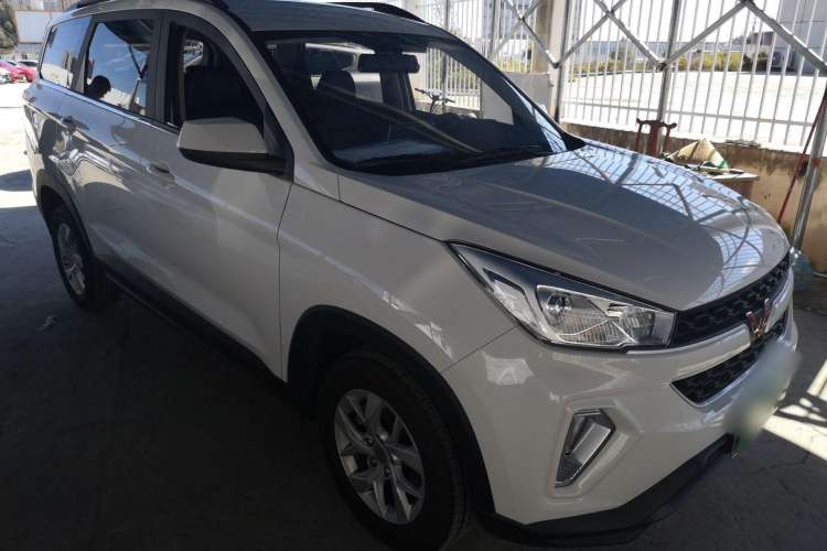 Used Wuling Hongguang S3 2019 1.5L Manual Comfort Model China VI Standard Front Right 45 Deg