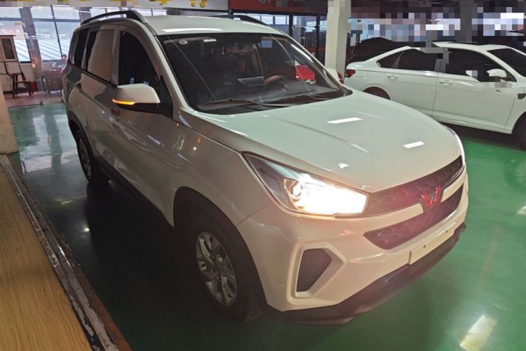 Used Wuling Hongguang S3 2019 1.5L Manual Standard Version China VI Standard Front Right 45 Deg