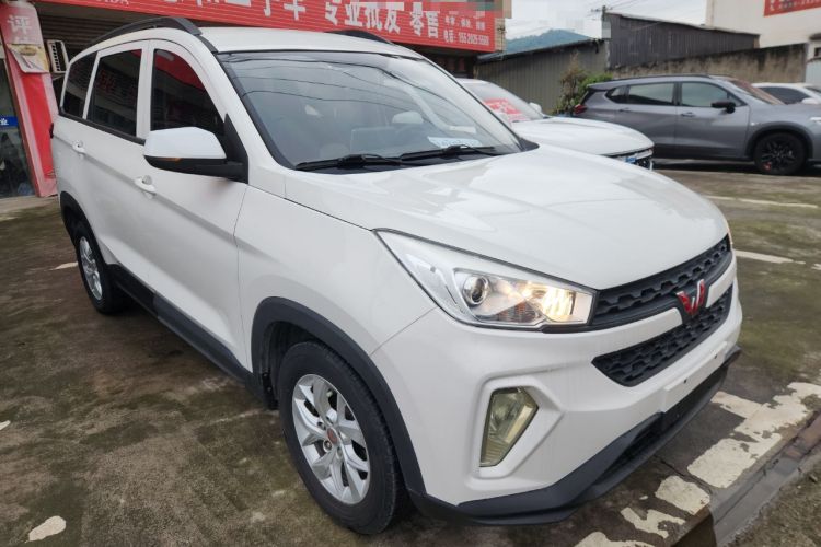 Used Wuling Hongguang S3 2019 1.5L Manual Standard Version China VI Standard Front Right 45 Deg