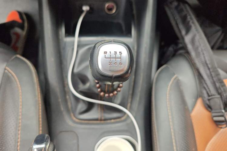 Used Wuling Hongguang S3 2019 1.5L Manual Comfort Model China VI Standard Gear Lever