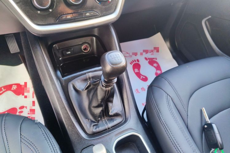 Used Wuling Hongguang S3 2019 1.5L Manual Standard Version China VI Standard Gear Lever