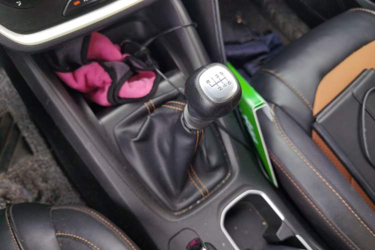 Used Wuling Hongguang S3 2019 1.5L Manual Comfort Model China VI Standard Gear Lever