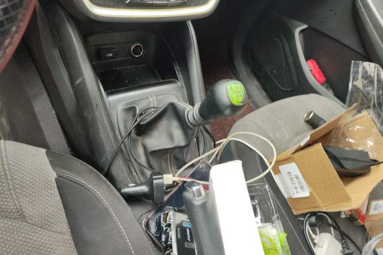 Used Wuling Hongguang S3 2019 1.5L Manual Standard Version China VI Standard Gear Lever