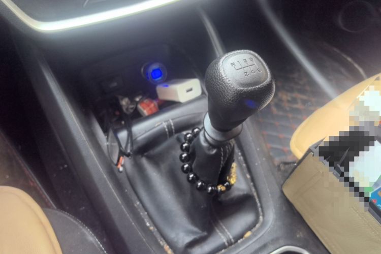 Used Wuling Hongguang S3 2019 1.5L Manual Standard Version China VI Standard Gear Lever