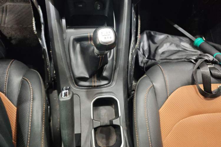 Used Wuling Hongguang S3 2019 1.5L Manual Comfort Model China VI Standard Gear Lever