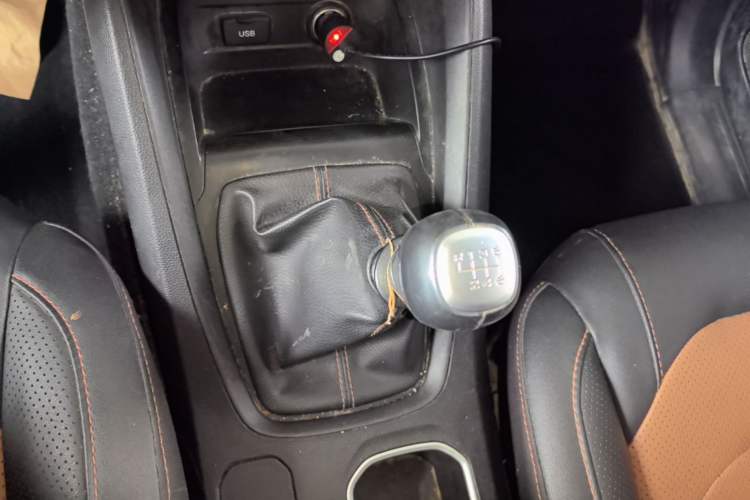 Used Wuling Hongguang S3 2019 1.5L Manual Comfort Model China VI Standard Gear Lever