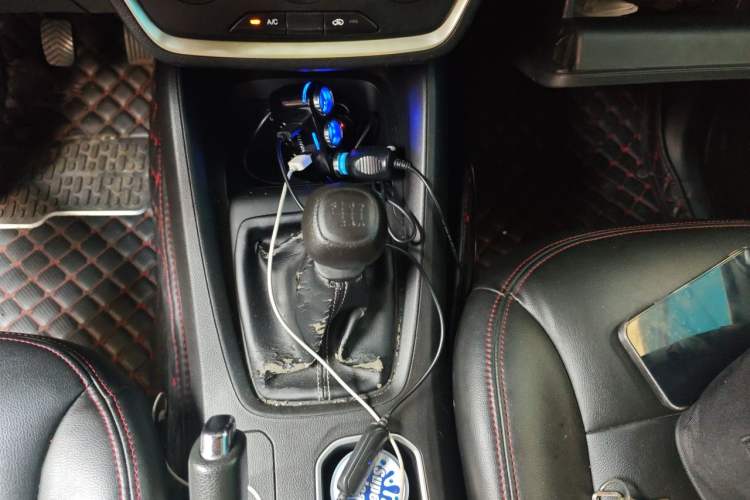Used Wuling Hongguang S3 2019 1.5L Manual Standard Version China VI Standard Gear Lever