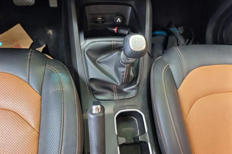 Used Wuling Hongguang S3 2019 Automatic Clutch Version 1.5L Manual Comfort Model China V Standard Gear Lever