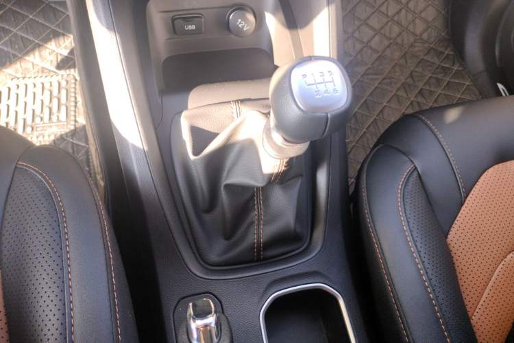 Used Wuling Hongguang S3 2019 1.5L Manual Comfort Model China VI Standard Gear Lever