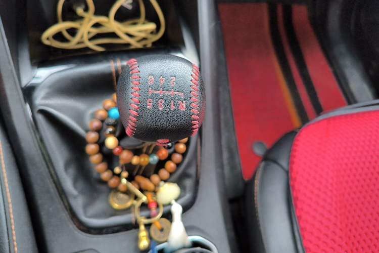 Used Wuling Hongguang S3 2019 Automatic Clutch Version 1.5L Manual Luxury Model China V Standard Gear Lever