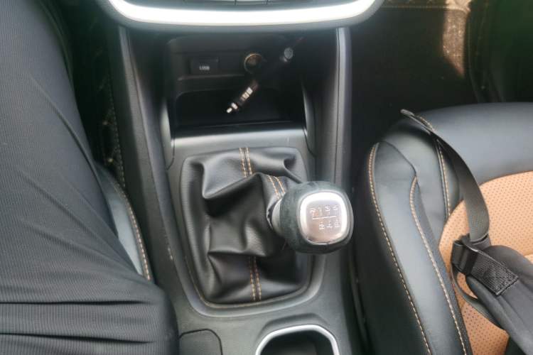 Used Wuling Hongguang S3 2019 1.5L Manual Comfort Model China VI Standard Gear Lever