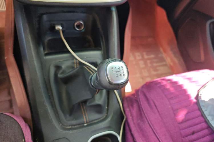 Used Wuling Hongguang S3 2019 1.5L Manual Comfort Model China VI Standard Gear Lever