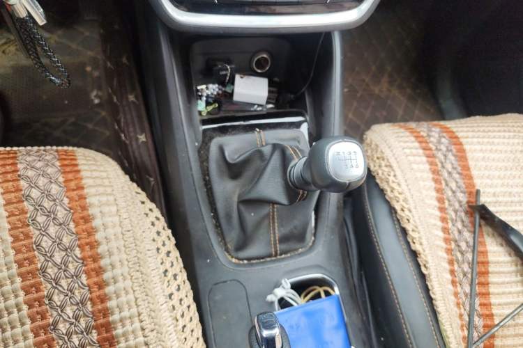 Used Wuling Hongguang S3 2019 1.5L Manual Luxury Model China VI Standard Gear Lever