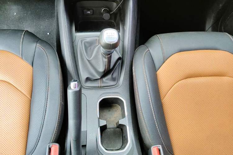 Used Wuling Hongguang S3 2019 1.5L Manual Comfort Model China VI Standard Gear Lever