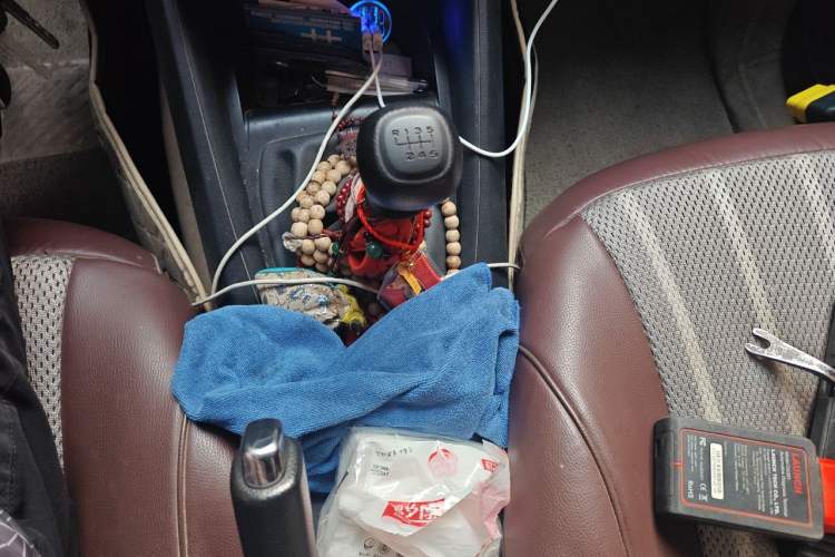 Used Wuling Hongguang S3 2019 1.5L Manual Standard Version China VI Standard Gear Lever