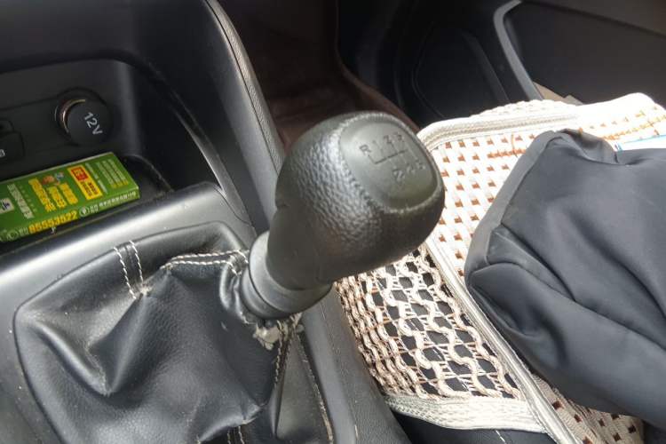 Used Wuling Hongguang S3 2019 1.5L Manual Standard Version China VI Standard Gear Lever