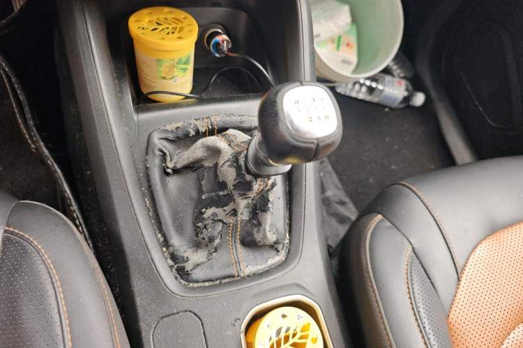 Used Wuling Hongguang S3 2019 1.5L Manual Comfort Model China VI Standard Gear Lever
