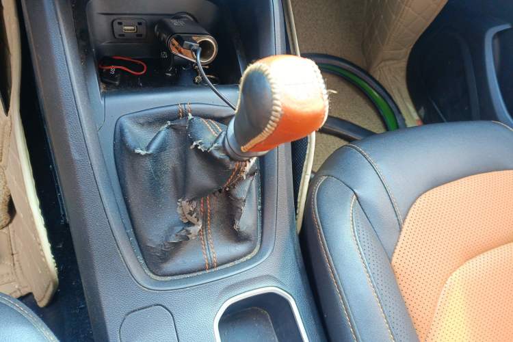 Used Wuling Hongguang S3 2019 1.5L Manual Comfort Model China VI Standard Gear Lever