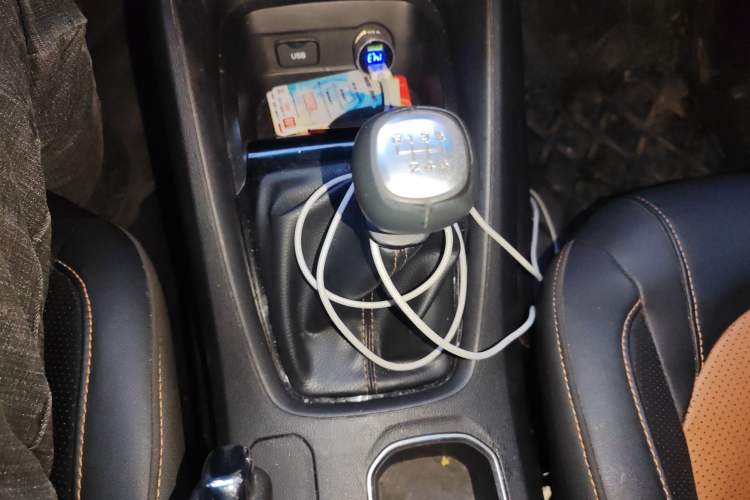 Used Wuling Hongguang S3 2019 Automatic Clutch Version 1.5L Manual Luxury Model China V Standard Gear Lever