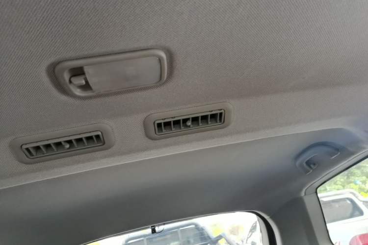 Used Wuling Hongguang S3 2019 1.5L Manual Comfort Model China VI Standard Headliner
