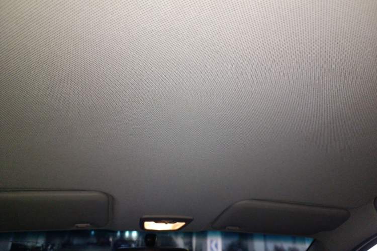 Used Wuling Hongguang S3 2019 1.5L Manual Comfort Model China VI Standard Headliner