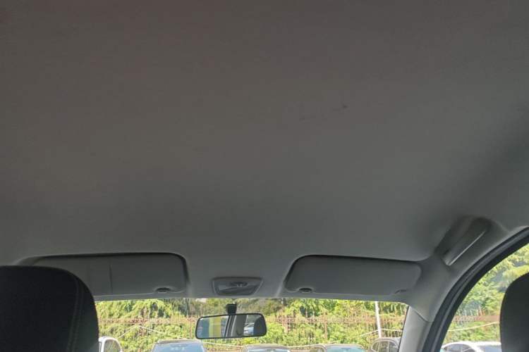 Used Wuling Hongguang S3 2019 1.5L Manual Standard Version China VI Standard Headliner