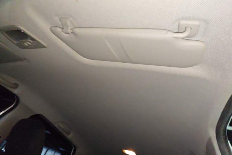 Used Wuling Hongguang S3 2019 1.5L Manual Standard Version China VI Standard Headliner