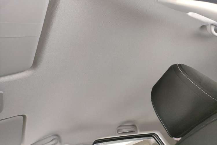 Used Wuling Hongguang S3 2019 1.5L Manual Standard Version China VI Standard Headliner