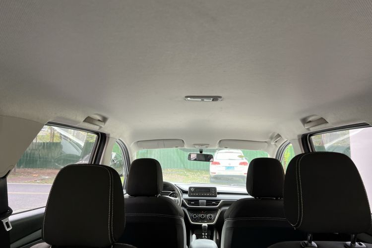 Used Wuling Hongguang S3 2019 1.5L Manual Standard Version China VI Standard Headliner